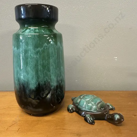 Vintage Blue Mountain Pottery Canada Vase & Turtle Figurine