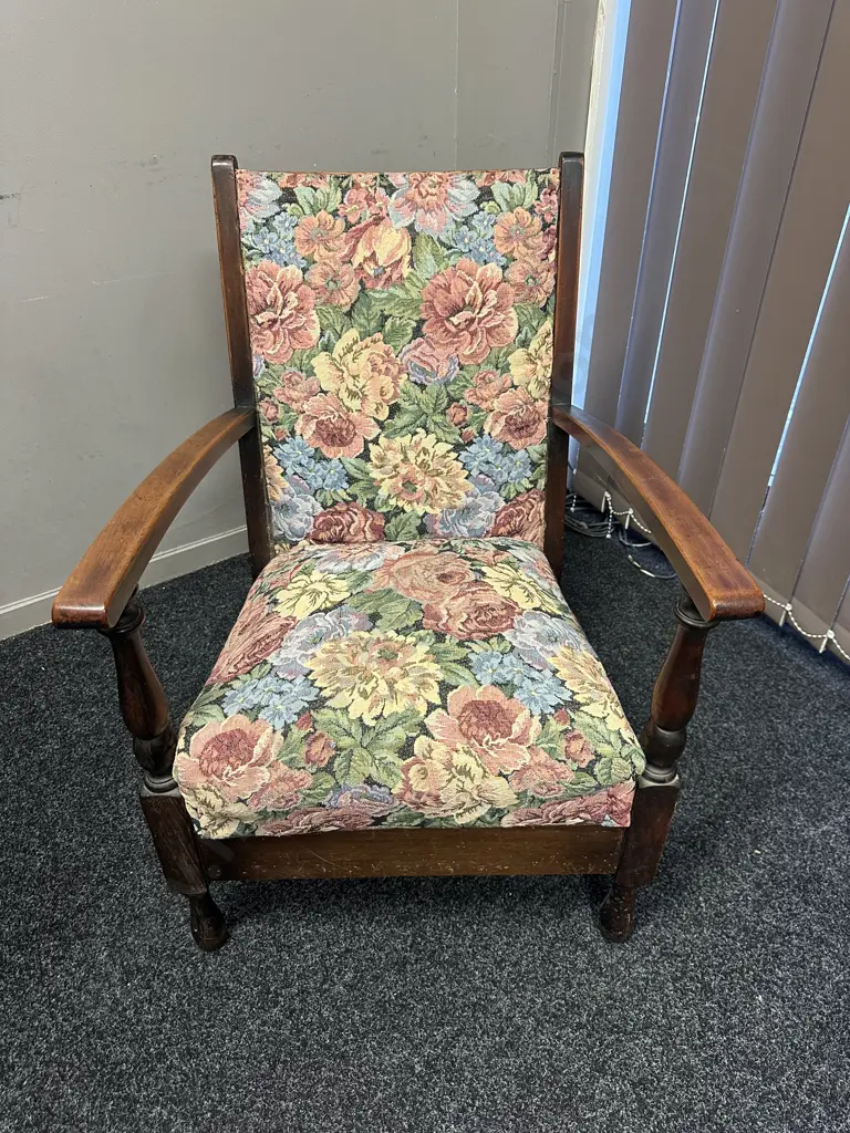 Antique Mahogany Chair Tapestry Floral Upholstered Image 1++