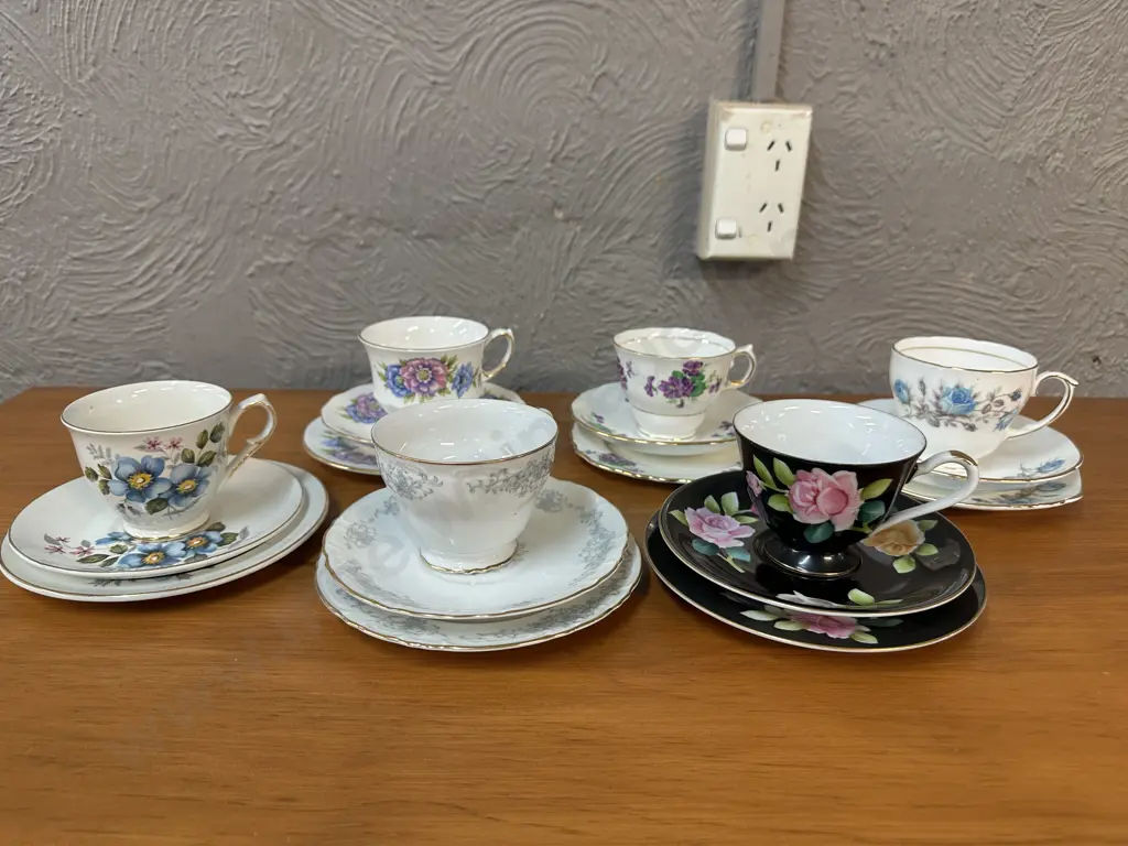 Selection Of Vintage Trios Including Old Foley, Queen Anne Etc Image 1++