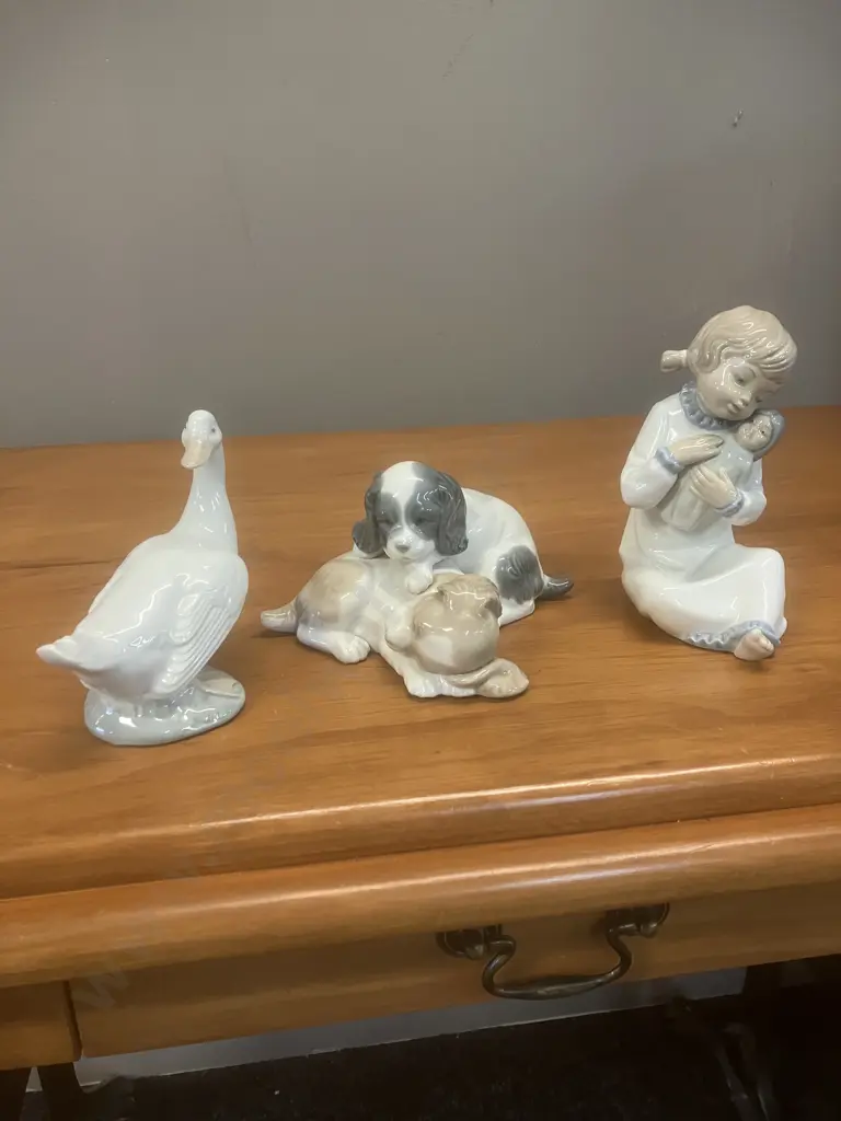 Nao Figurines x 3 Image 1++
