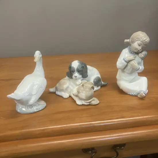 Nao Figurines x 3