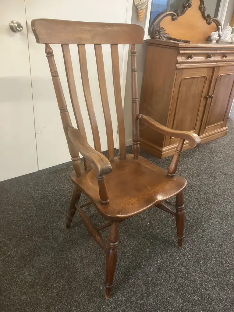 Large Antique Victorian Windsor Armchair. H111 W58 D64cm Image 1++