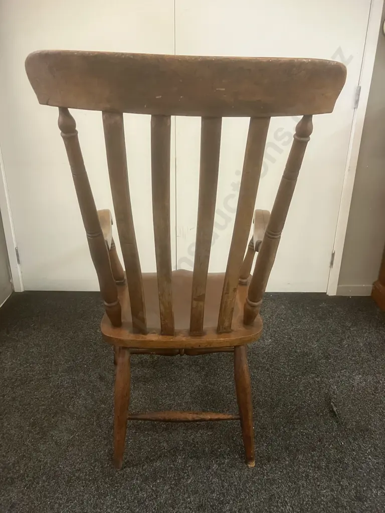 Large Antique Victorian Windsor Armchair. H111 W58 D64cm Image 1++