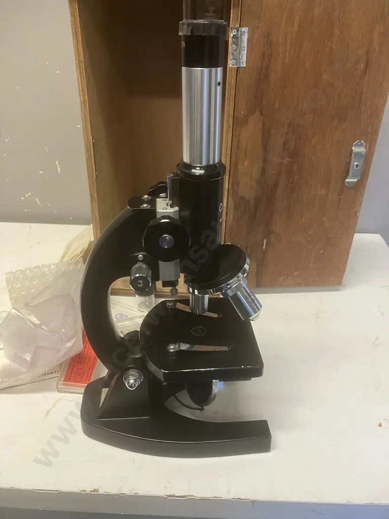 Microscope In Wooden Carry Case With Key - Carton No 241170 B2/T Image 1++