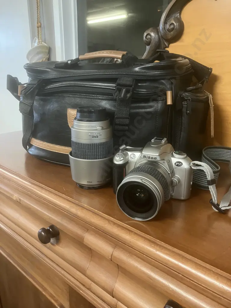 Nikon F55 Film Camera With AF Nikkor 28-80mm & 70-300mm Lenses & Solidex Camera Bag Image 1++