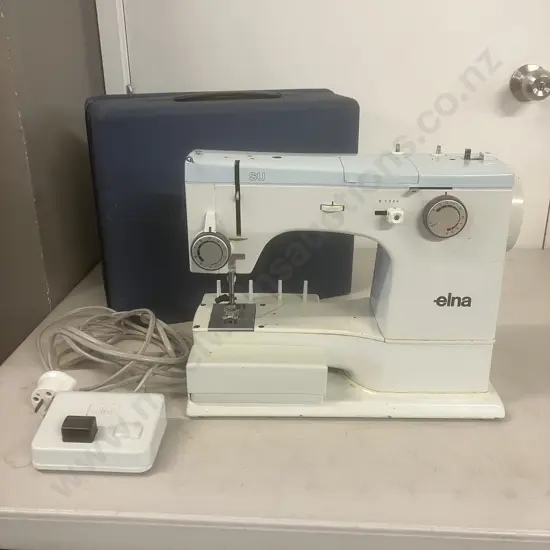 Elna SU Swiss Made Sewing Machine With Metal Case
