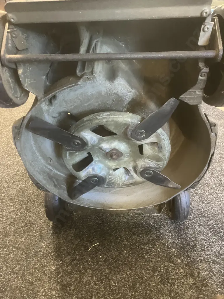 Victa Lawnmower With Catcher - Honda OHC GCV 160 Engine With Manuals Image 1++