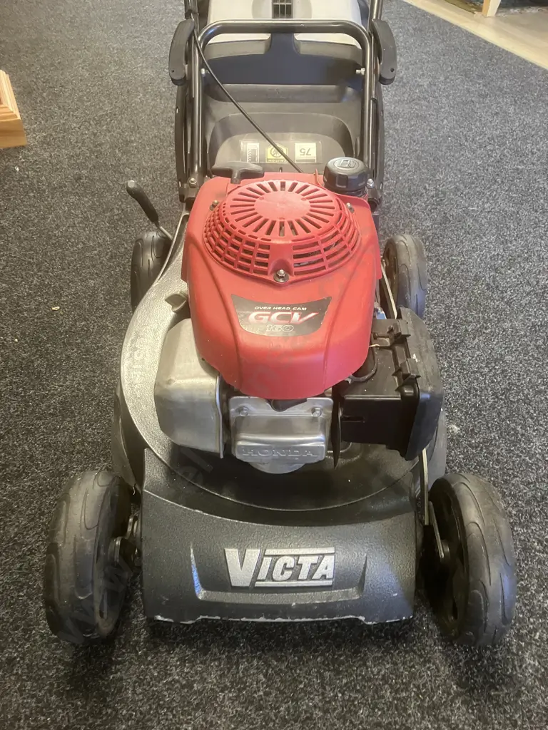 Victa Lawnmower With Catcher - Honda OHC GCV 160 Engine With Manuals Image 1++