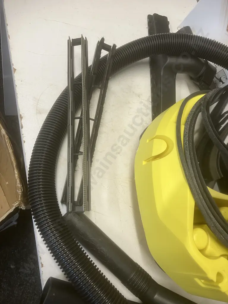 Karcher Vacuum Cleaner WD3.300M With Manual & Bags Image 1++