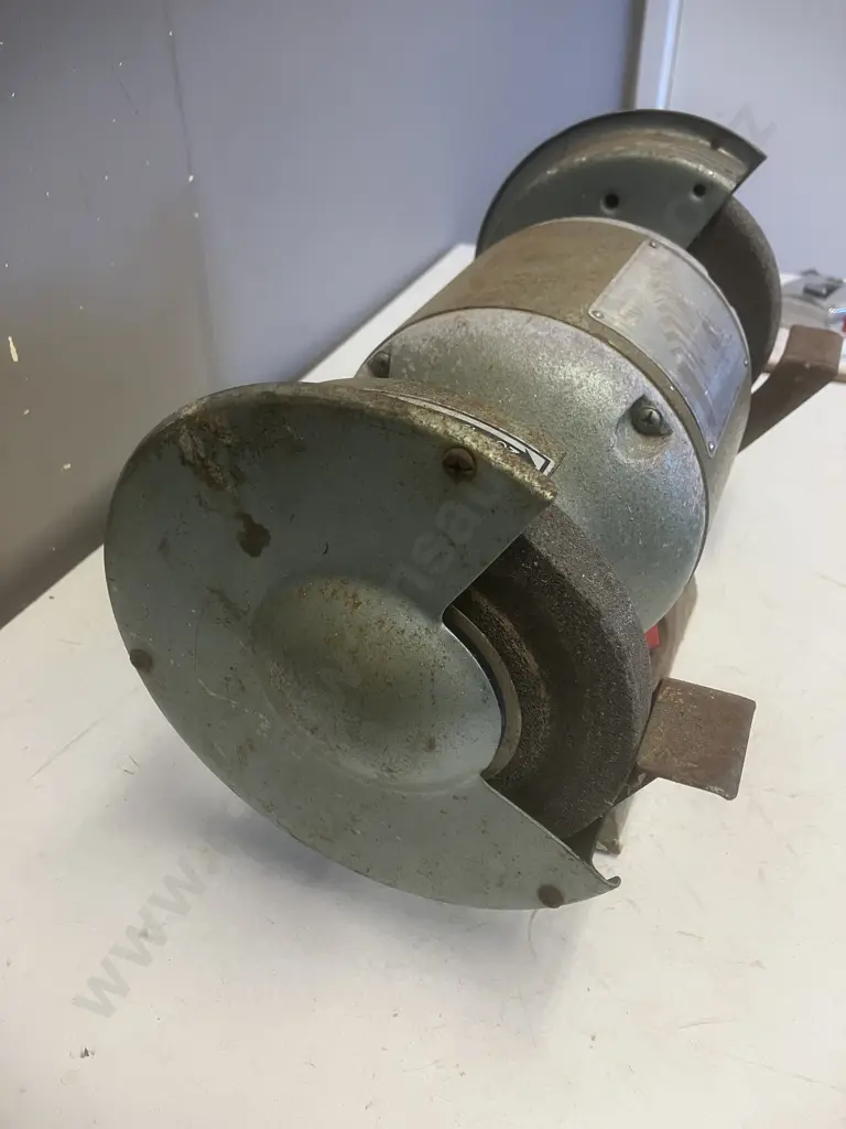 GMF Handymate 150mm Bench Grinder Image 1++