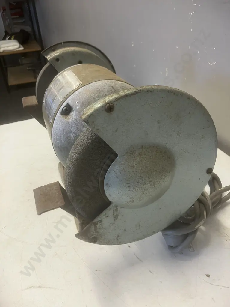GMF Handymate 150mm Bench Grinder Image 1++