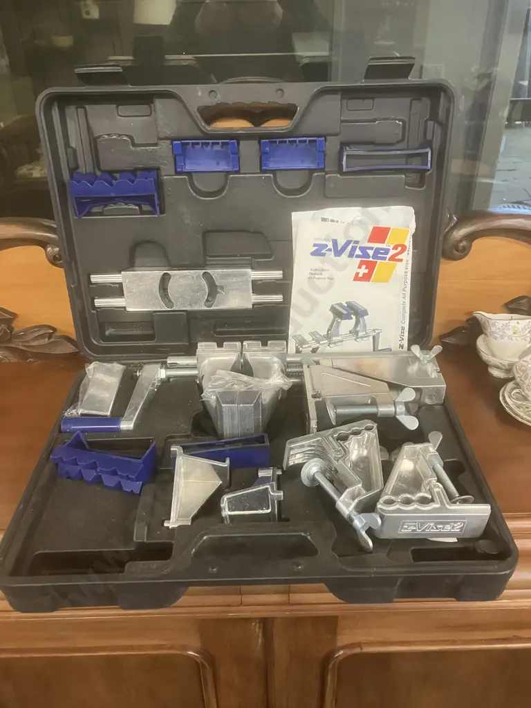 Original Z-Vise2 Portable All Purpose Vise - Zyliss, In Moulded Case With Instructions Image 1++