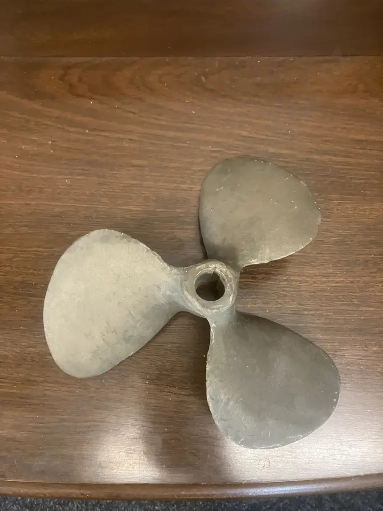 Vintage Brass 3 Blade Propeller. 23 x 4.5cm Image 1++