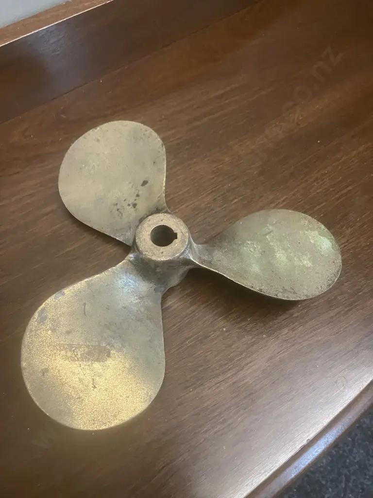 Vintage Brass 3 Blade Propeller. 23 x 5cm Image 1++