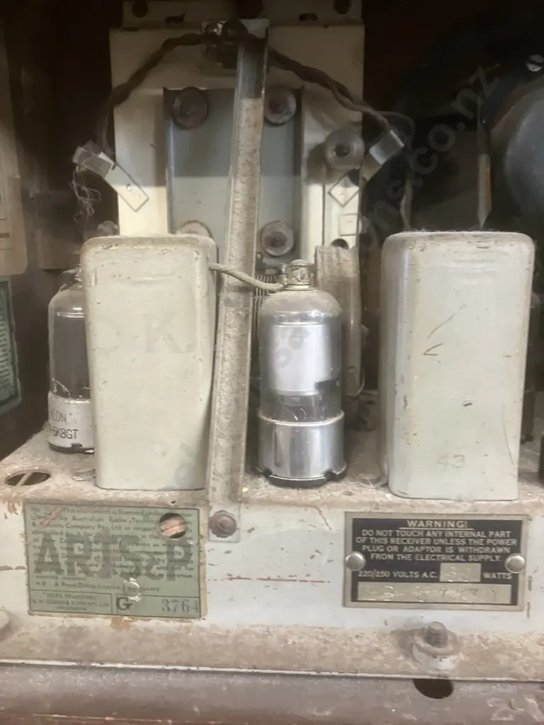 Ultimate Model EB 'Junior' (1940) 5-Valve Dual-Wave Radio (EB-67730) Image 1++