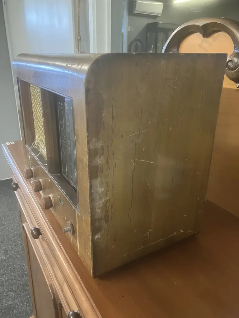 Ultimate Model EB 'Junior' (1940) 5-Valve Dual-Wave Radio (EB-67730) Image 1++