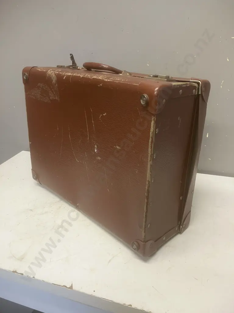 Vintage 1960s Duro Travel Goods Fibre Suitcase. Image 1++