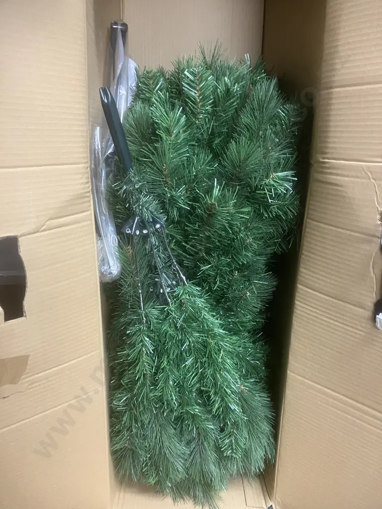 Farmers Home of Christmas 6' Deluxe Edition Green 780 Tip Christmas Tree Image 1++