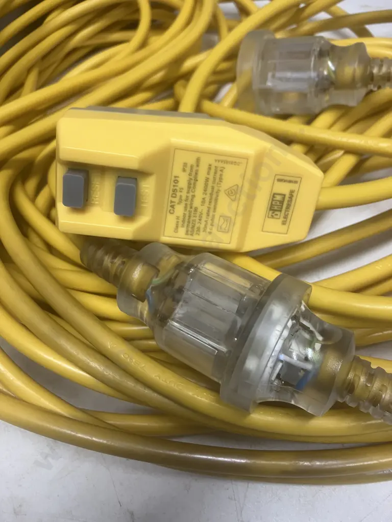 HD Yellow Power Extension Lead With a HPM Electrasafe 5100 Series 30mA Image 1++
