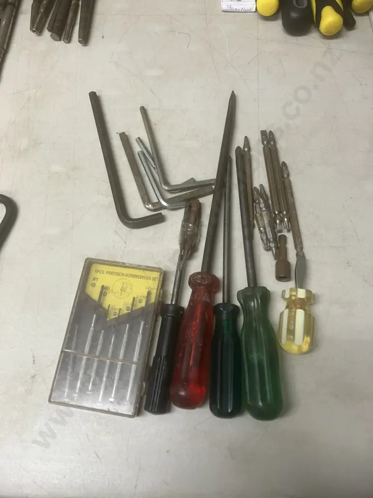 Tools - Permanent Strainers Tool, Allen Key Sets, Files, Hardware, Padlocks Etc Image 1++