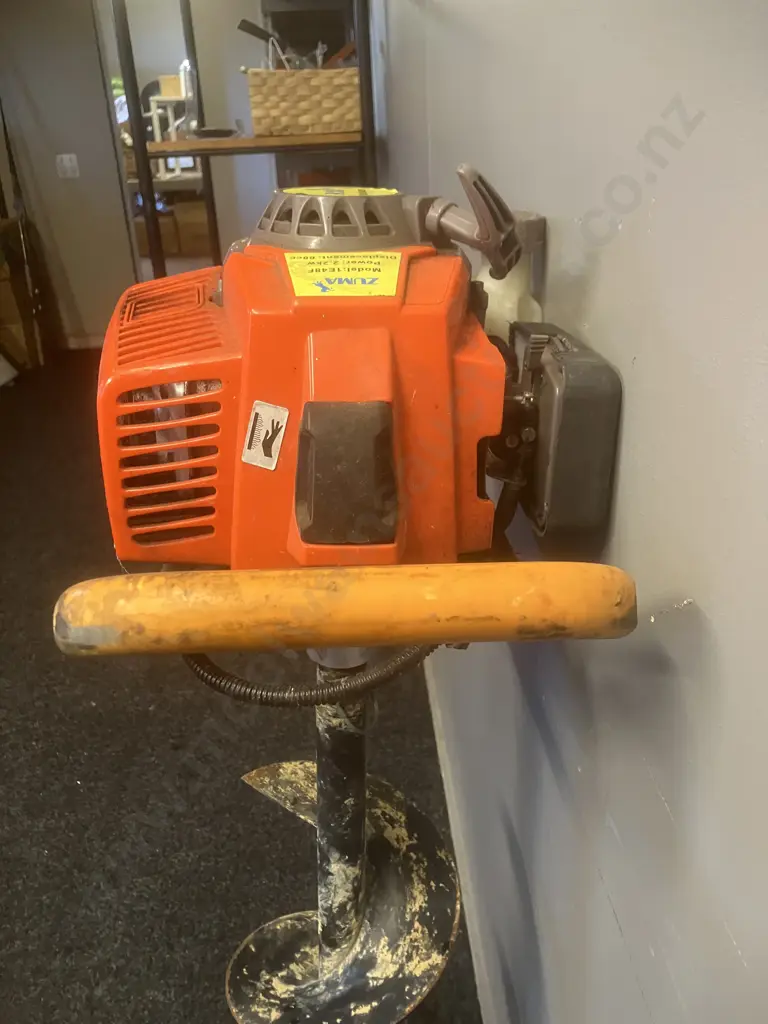 Post Hole Borer - Zuma Earth Auger Model 1E48F Image 1++