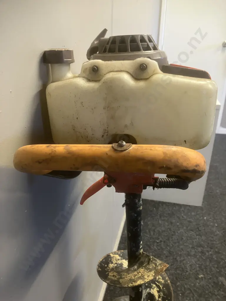 Post Hole Borer - Zuma Earth Auger Model 1E48F Image 1++