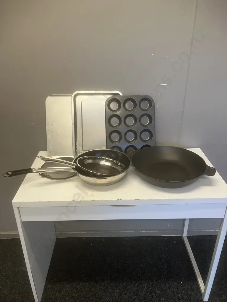 Scanpan Classic Induction Paella Pan - 36cm With Assorted Bakeware & Pans Image 1++