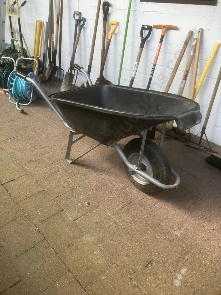 Wheelbarrow With Pour Lip Image 1++