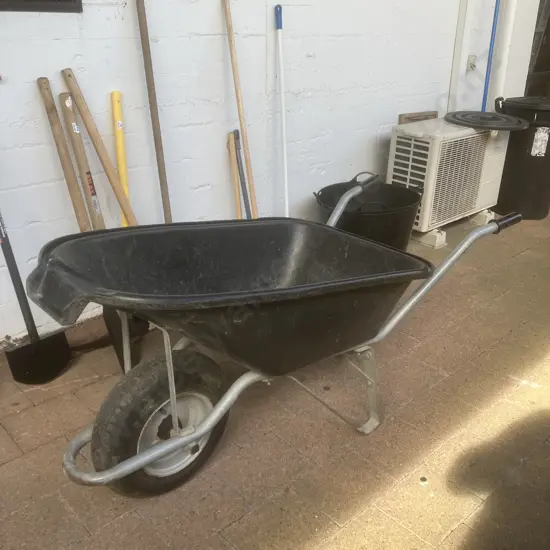 Wheelbarrow With Pour Lip