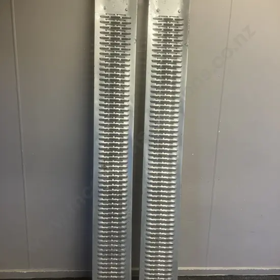 Pair of 1.8m Loading Ramps