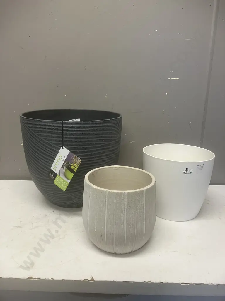 Garden Pots x 3 Image 1++