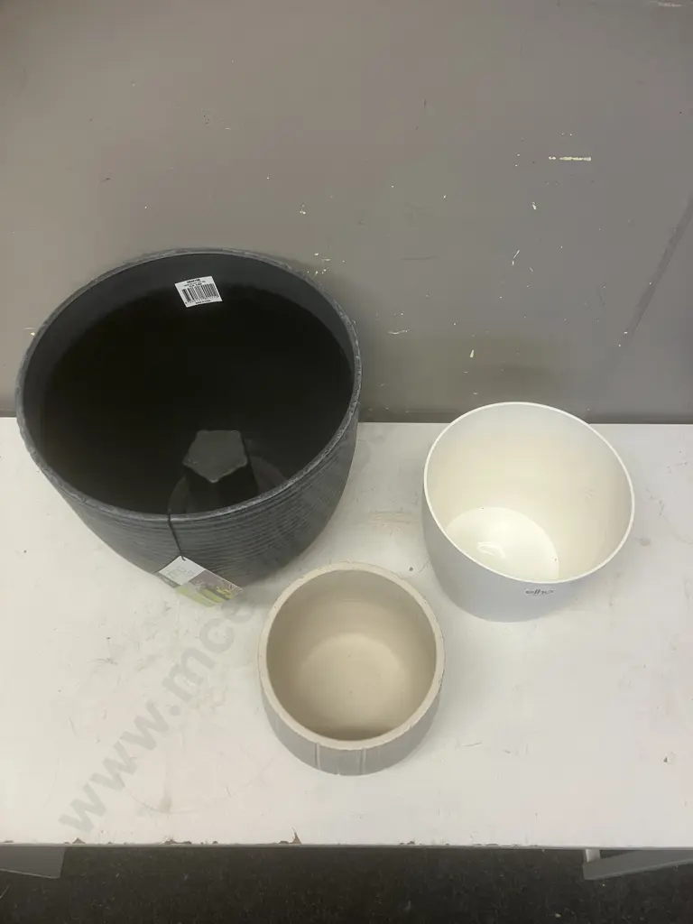 Garden Pots x 3 Image 1++