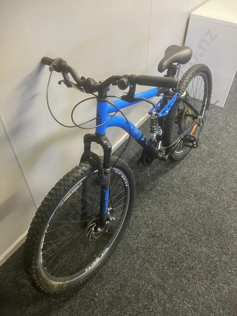 RIVAL Blue &  Black Mountain Bike Image 1++