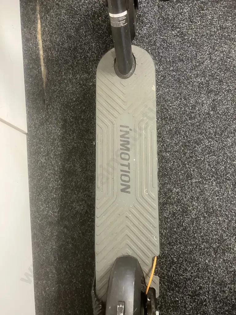 InMotion Model LE1 Electric Scooter - No Charger (Sold As- Is) Image 1++