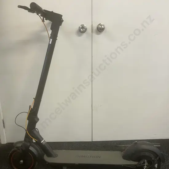 InMotion Model LE1 Electric Scooter - No Charger (Sold As- Is)