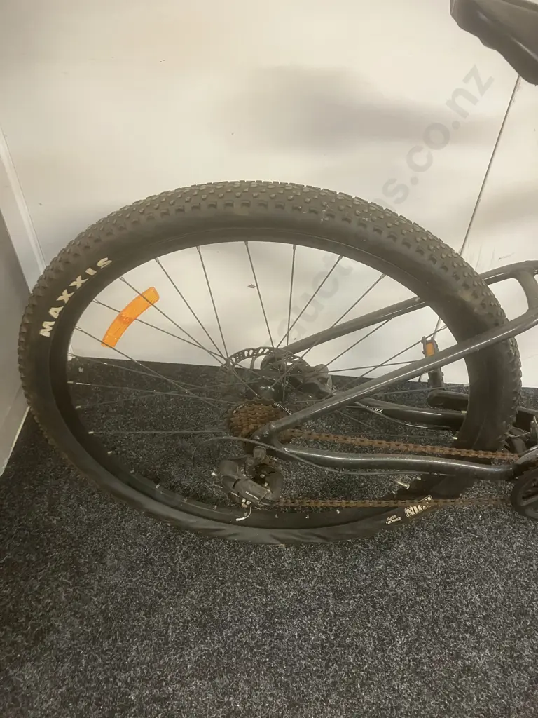 GIANT Talon Black Mountain Bike Image 1++
