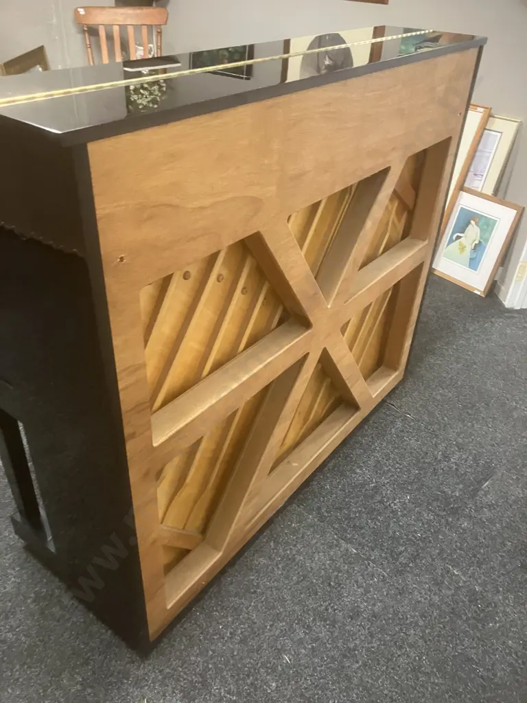 Stunning Yamaha UX3 Upright Piano In Excellent Condition - Polished Ebony, 131cm Image 1++