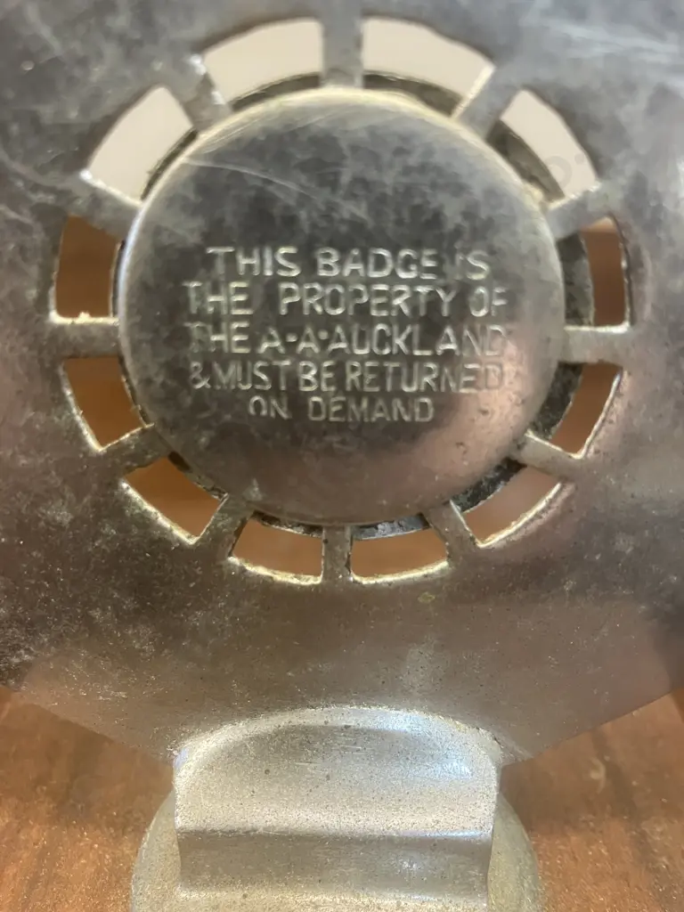 Vintage AA Royal Automobile Club Associate Auckland Car Badge N13426 (1930 - 1945) Image 1++