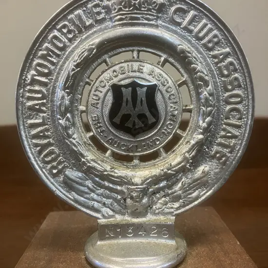 Vintage AA Royal Automobile Club Associate Auckland Car Badge N13426 (1930 - 1945)