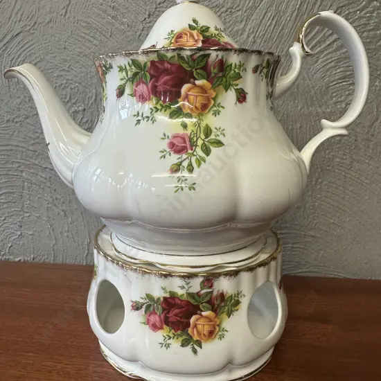 Royal Albert Old Country Roses Bone China Made In England Large Teapot & Teapot Warmer 1962 H19cm.