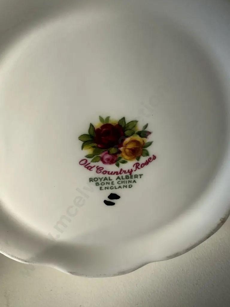 Royal Albert Old Country Roses Bone China Made In England Mini Teapot H14cm. Image 1++