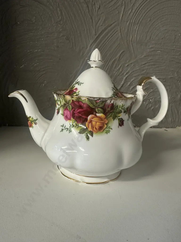Royal Albert Old Country Roses Bone China Made In England Mini Teapot H14cm. Image 1++
