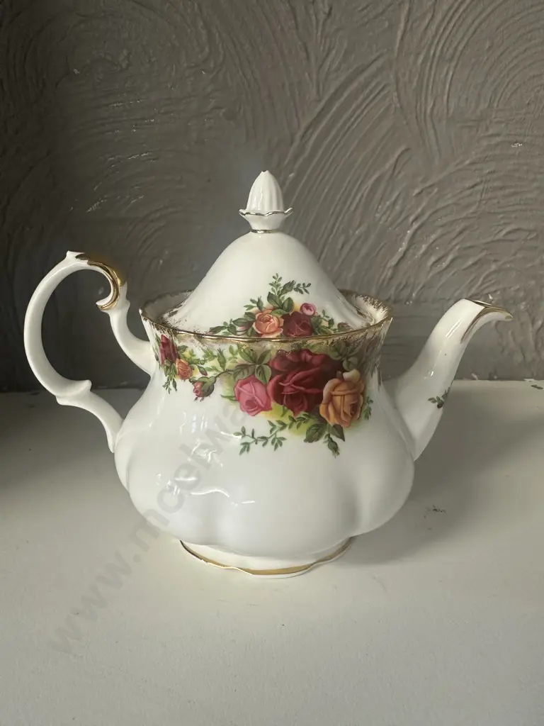 Royal Albert Old Country Roses Bone China Made In England Mini Teapot H14cm. Image 1++