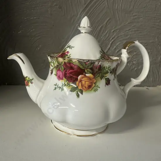 Royal Albert Old Country Roses Bone China Made In England Mini Teapot H14cm.