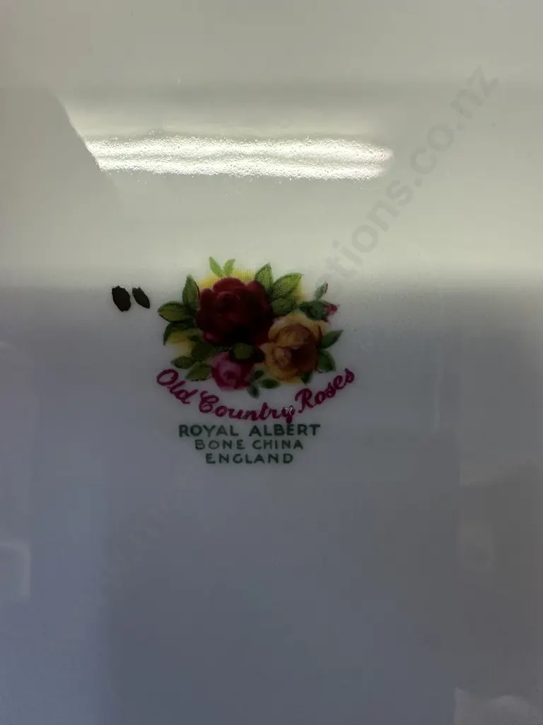 Royal Albert Old Country Roses Bone China Made In England Large Oval Serving Platter 38.5x30cm. Image 1++