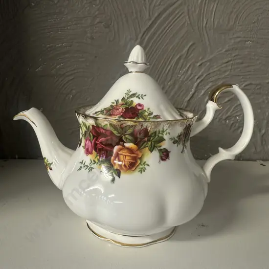 Royal Albert Old Country Roses Bone China Made In England Mini Teapot 14.5cm.