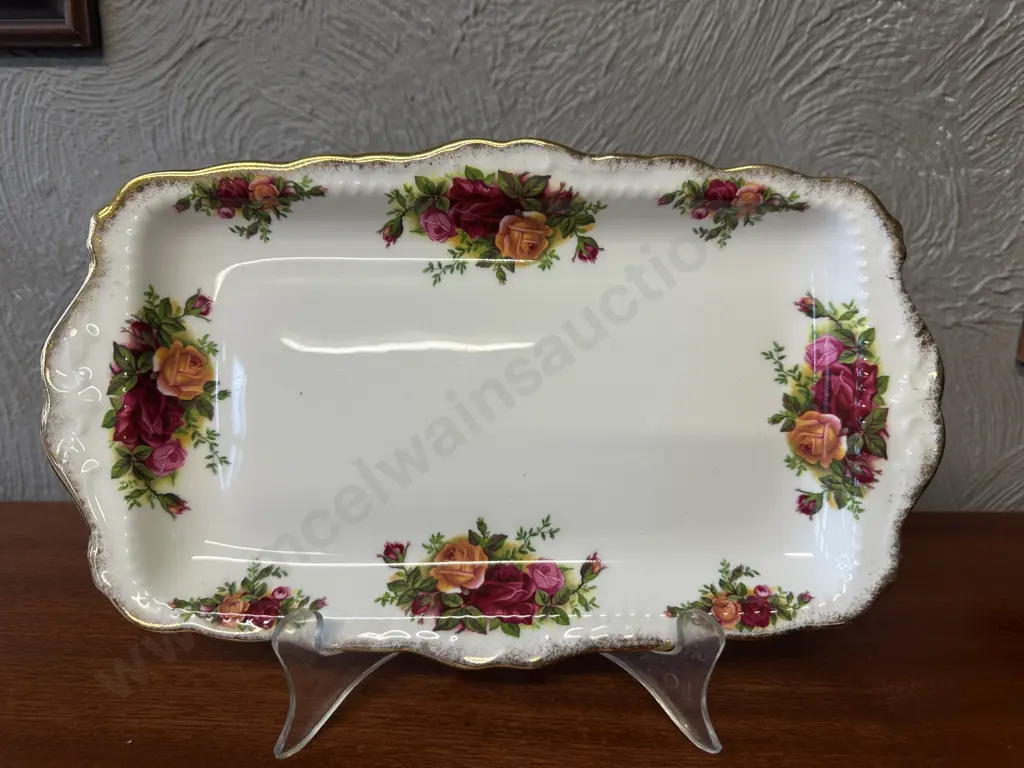 Royal Albert Old Country Roses Bone China Made In England Large Sandwich Tray 30x17cm. Image 1++