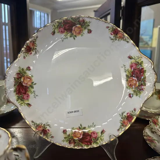 Royal Albert Old Country Roses Bone China Made In England Handled Cake Plate W26.5cm.