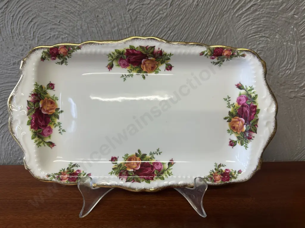 Royal Albert Old Country Roses Bone China Made In England Large Sandwich Tray 30x17cm. Image 1++