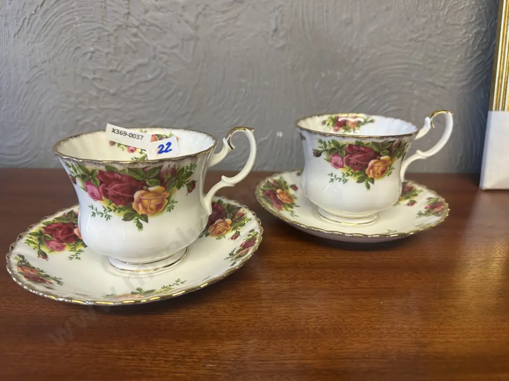 Royal Albert Old Country Roses Bone China Made In England Pair Of Duos - Large Cups Image 1++